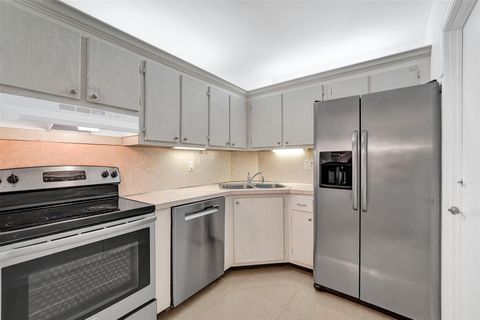 A home in Wilton Manors