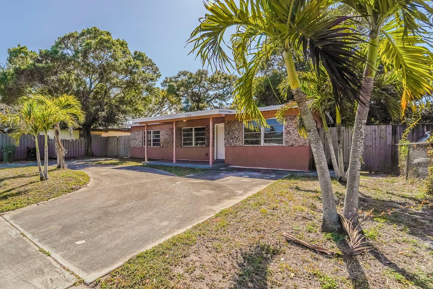 1345 SW 22nd Ter