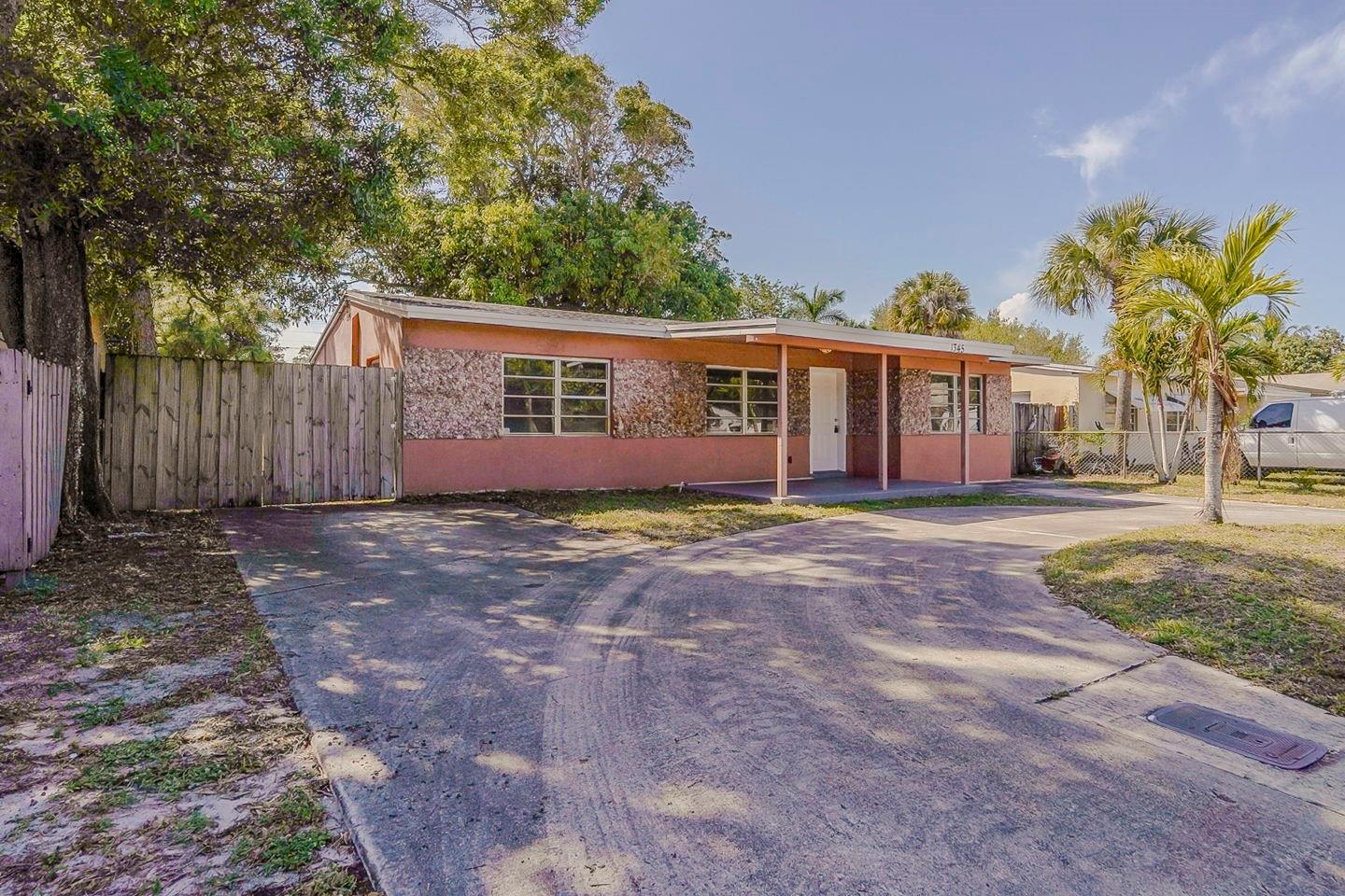 1345 SW 22nd Ter