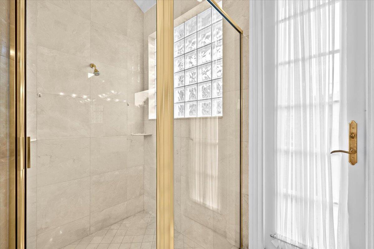 SEASONS - Residential