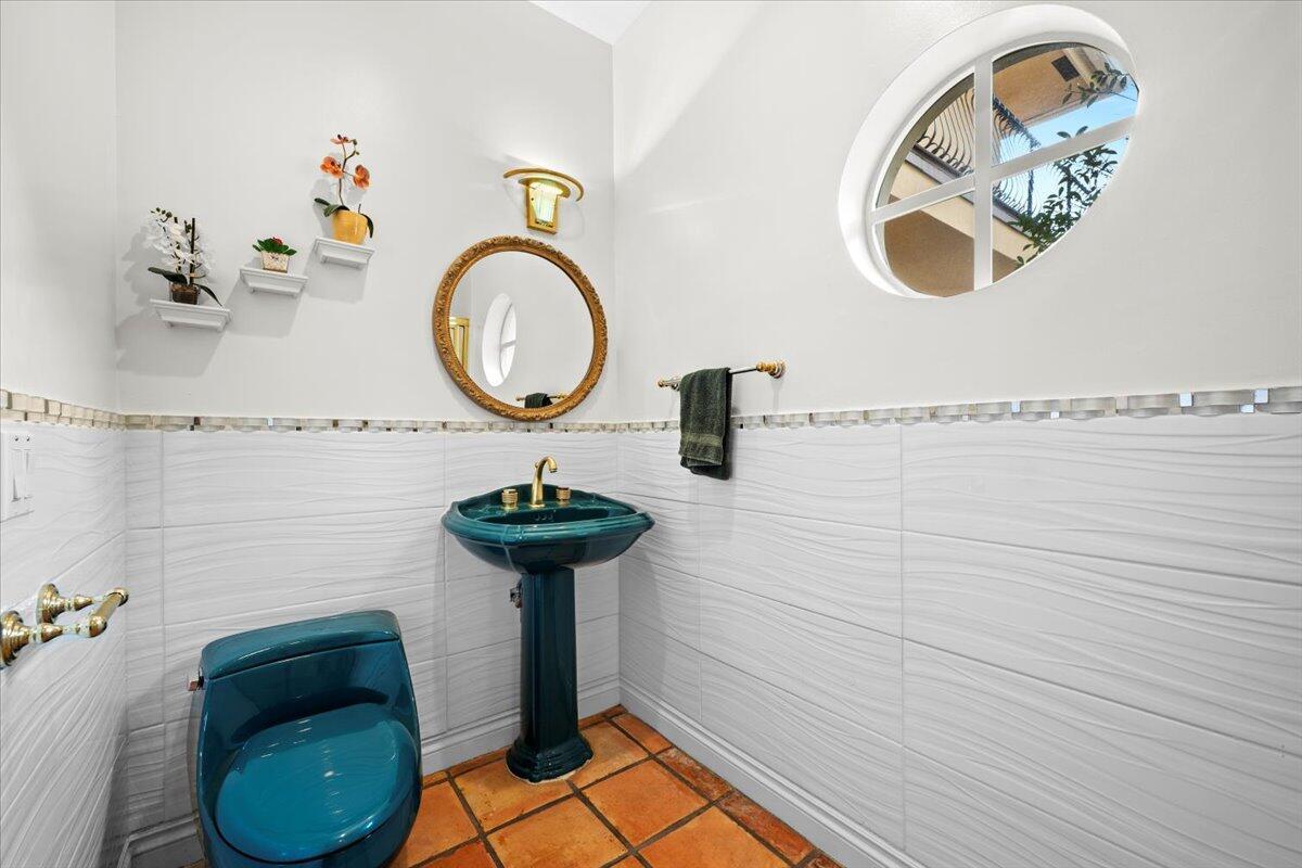 SEASONS - Residential