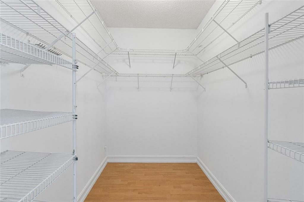 Parkwood Ix 153-28 B - Residential