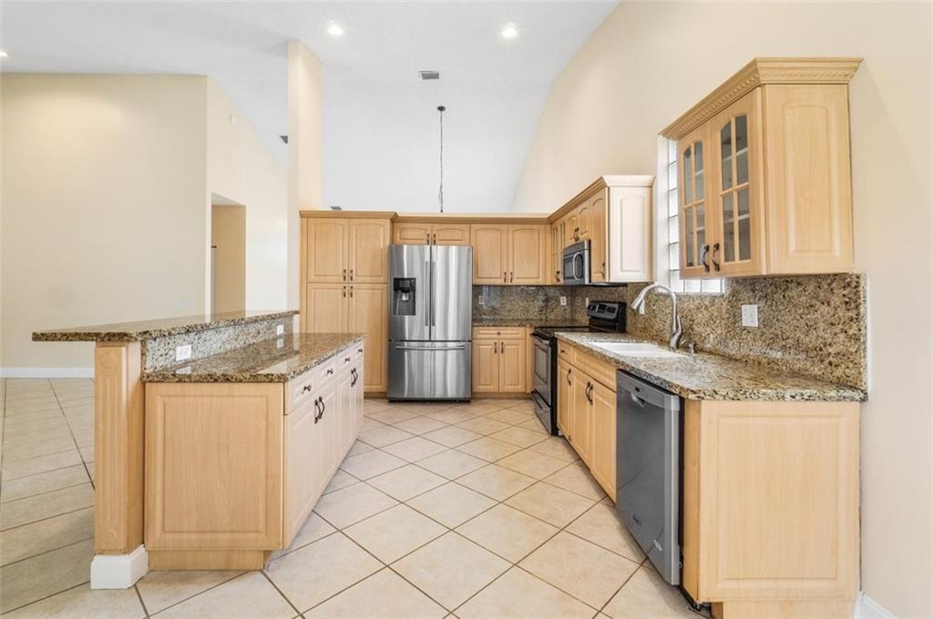 Parkwood Ix 153-28 B - Residential