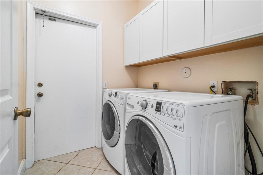 Parkwood Ix 153-28 B - Residential