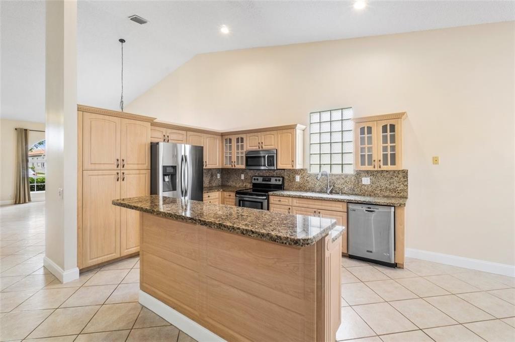 Parkwood Ix 153-28 B - Residential