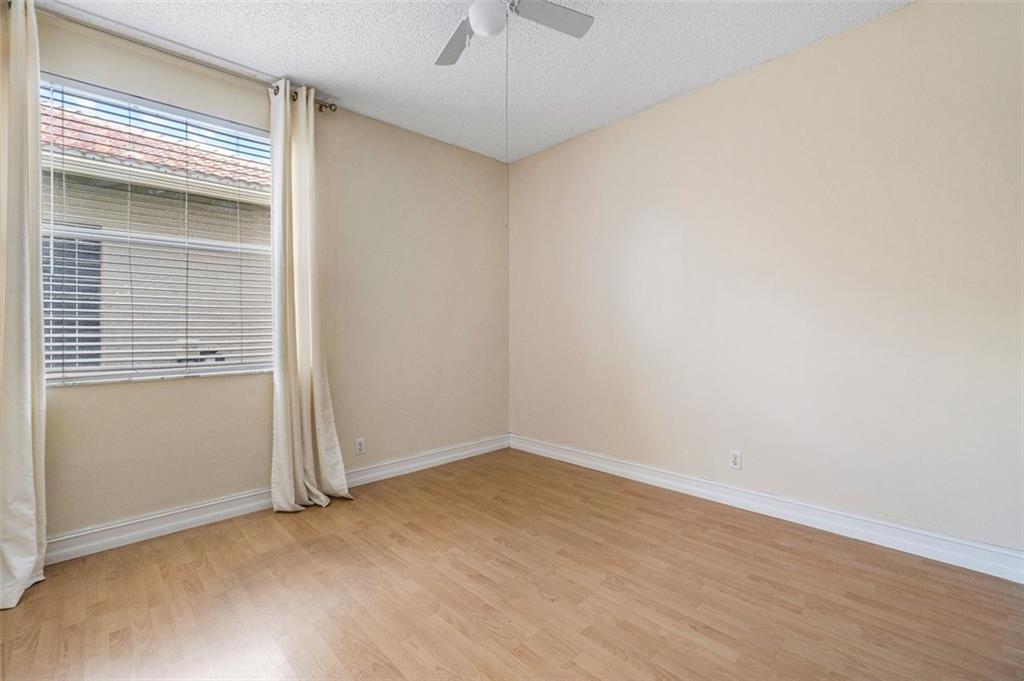 Parkwood Ix 153-28 B - Residential