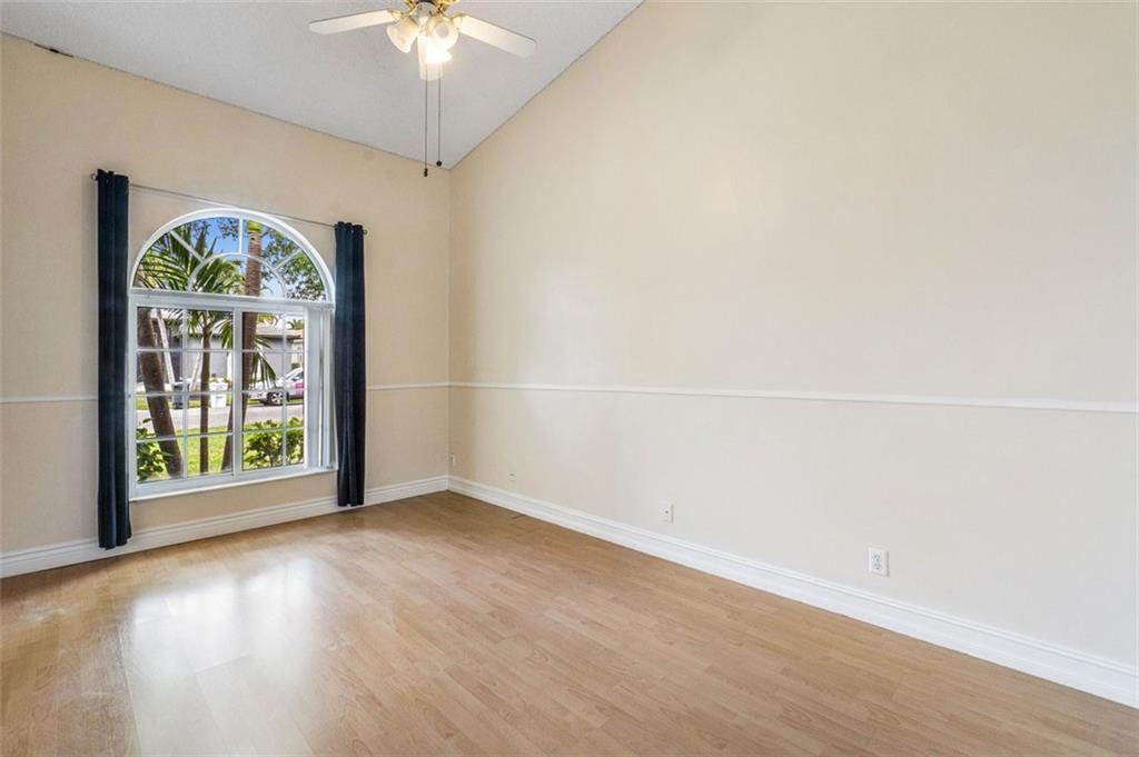 Parkwood Ix 153-28 B - Residential