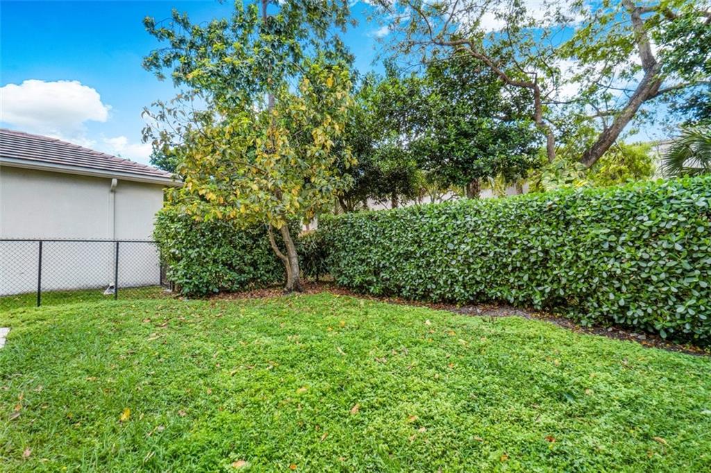 Parkwood Ix 153-28 B - Residential