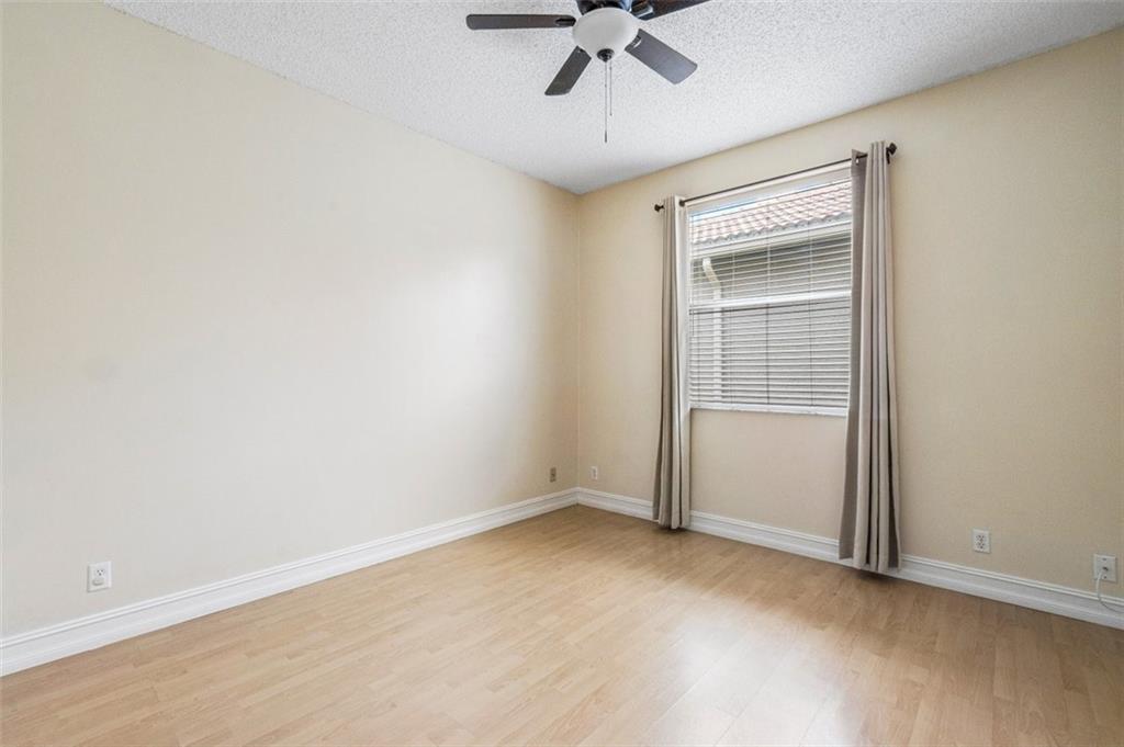 Parkwood Ix 153-28 B - Residential