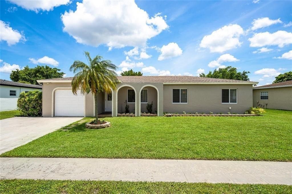Photo of 10884 Gantry Street, Boca Raton, FL 33428 (MLS # F10439150)