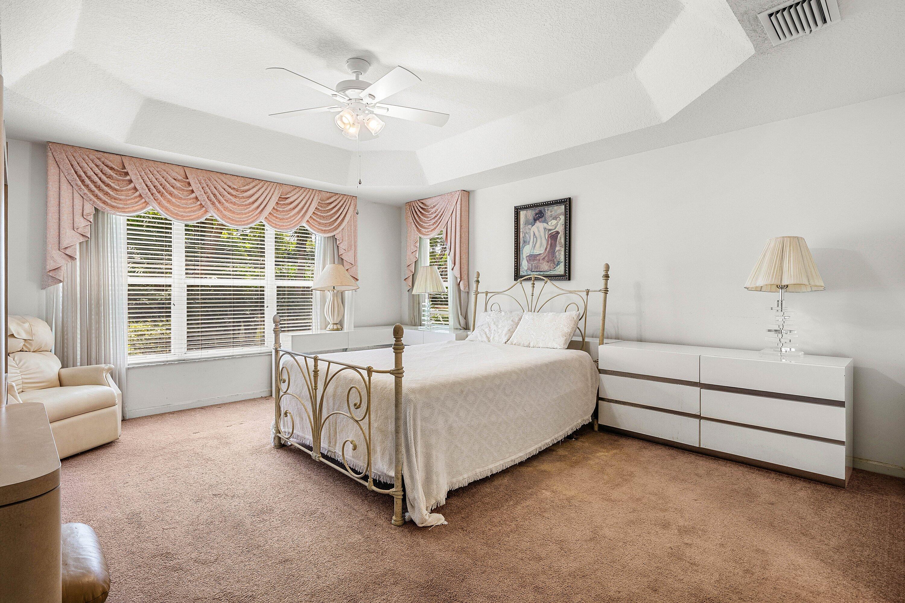 VALENCIA LAKES 1 - Residential