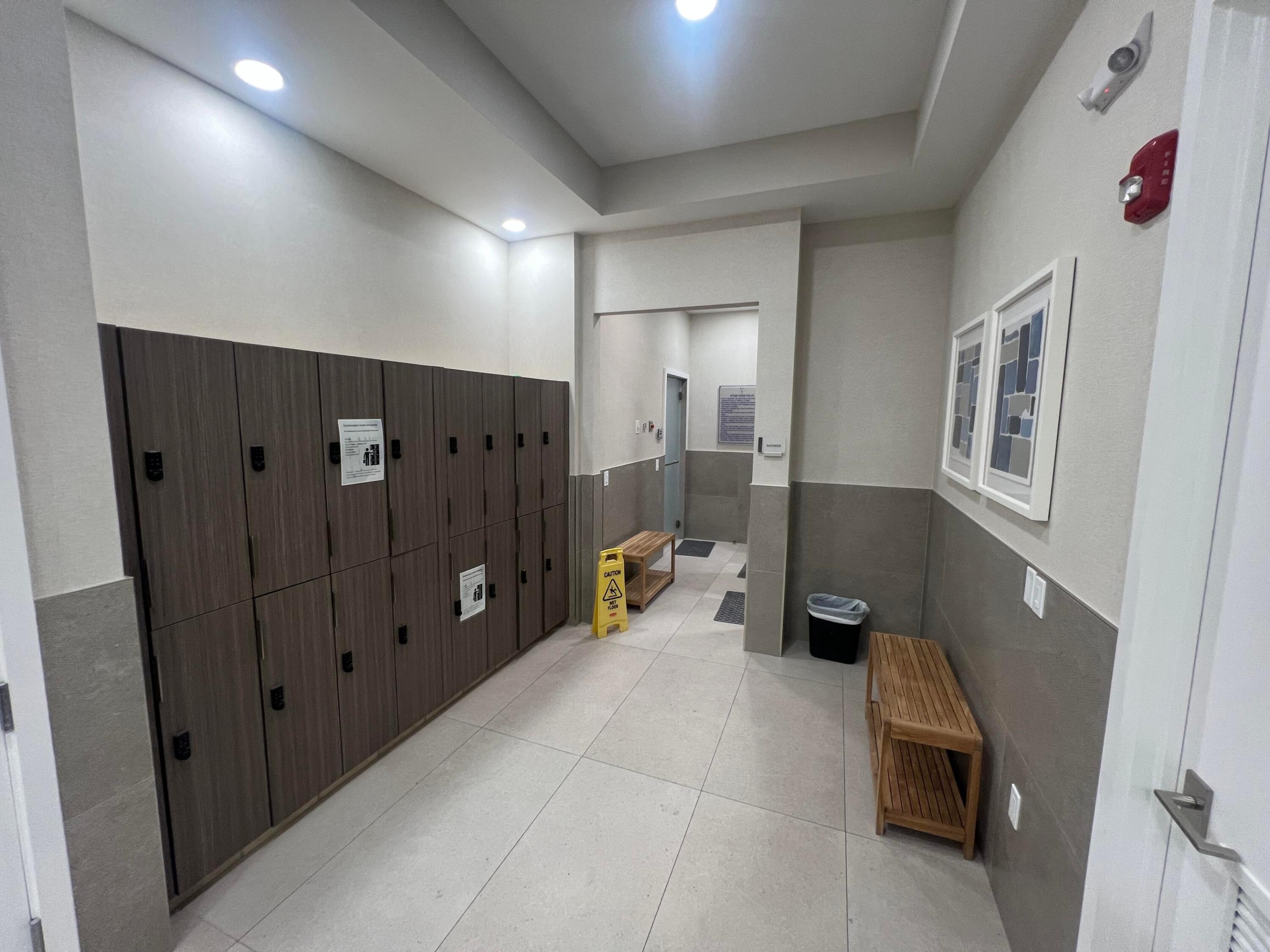 VALENCIA LAKES 1 - Residential