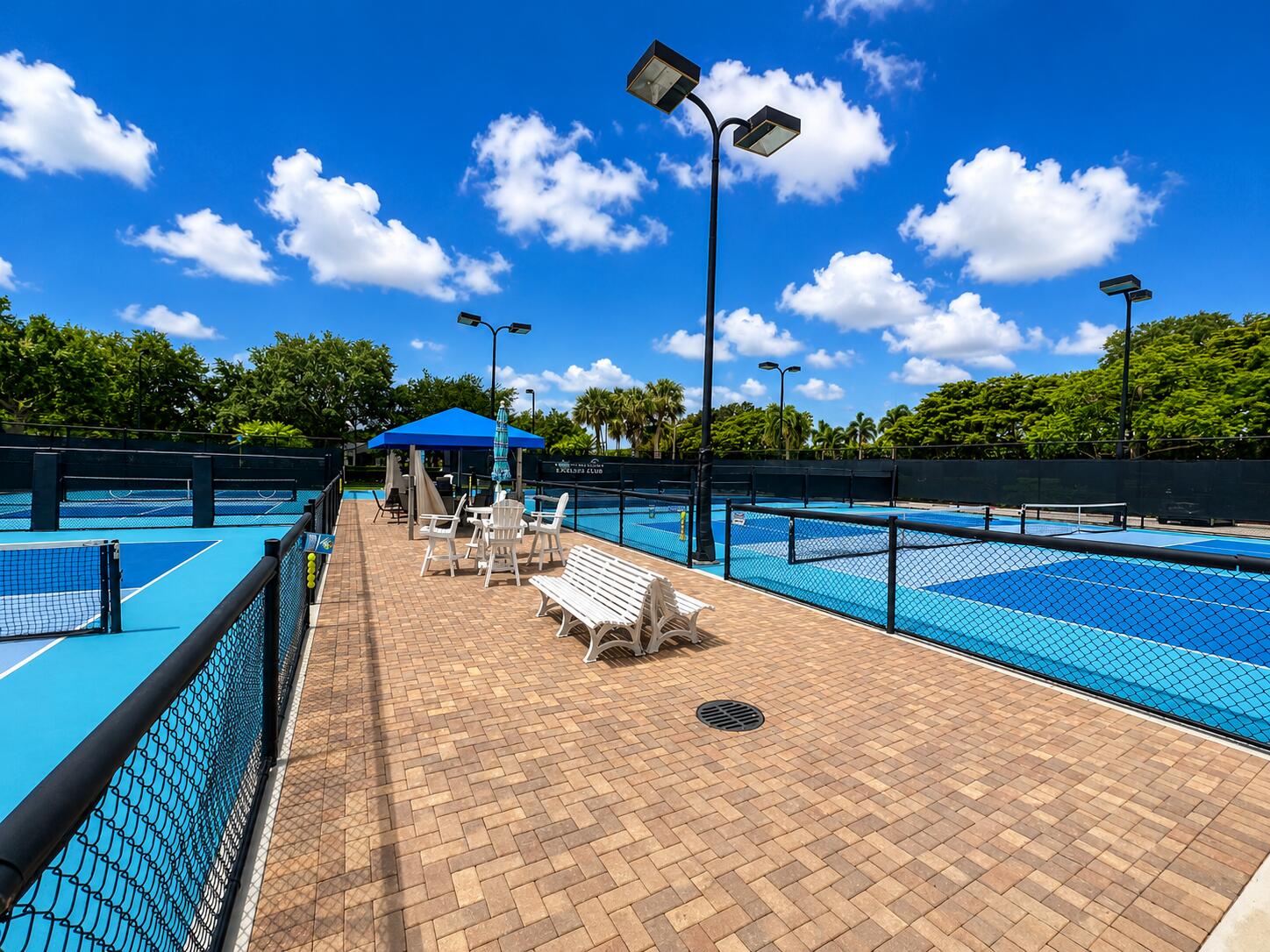 VALENCIA LAKES 1 - Residential