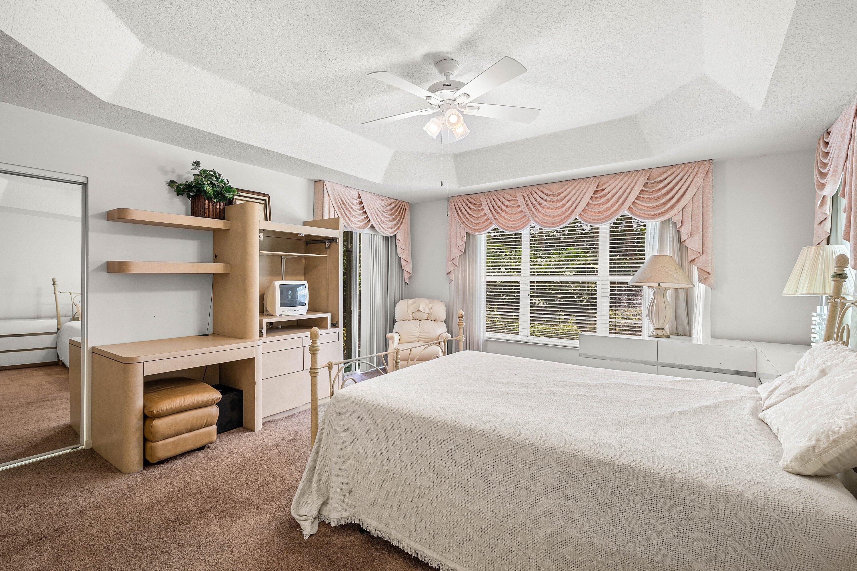 VALENCIA LAKES 1 - Residential