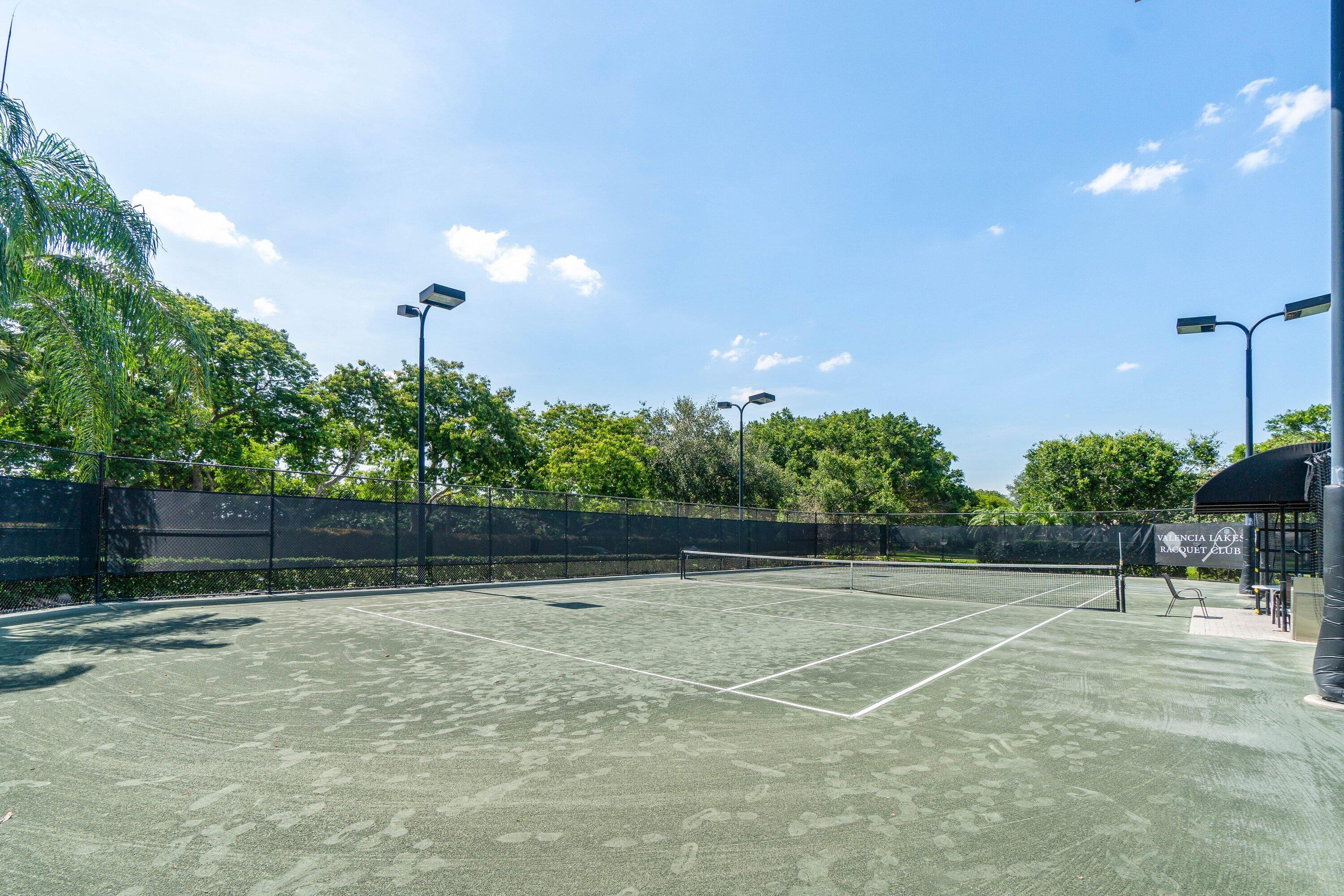 VALENCIA LAKES 1 - Residential