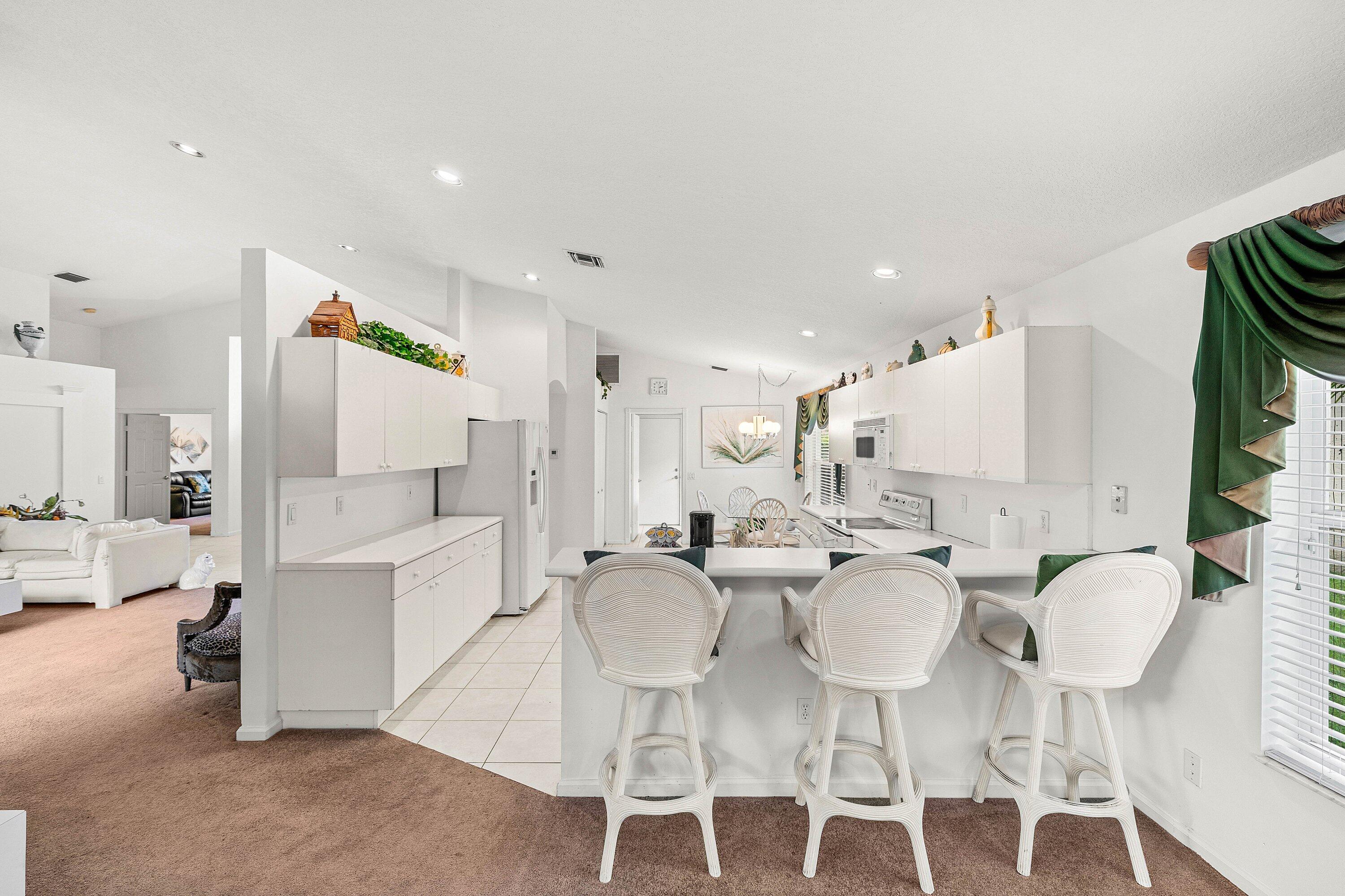 VALENCIA LAKES 1 - Residential