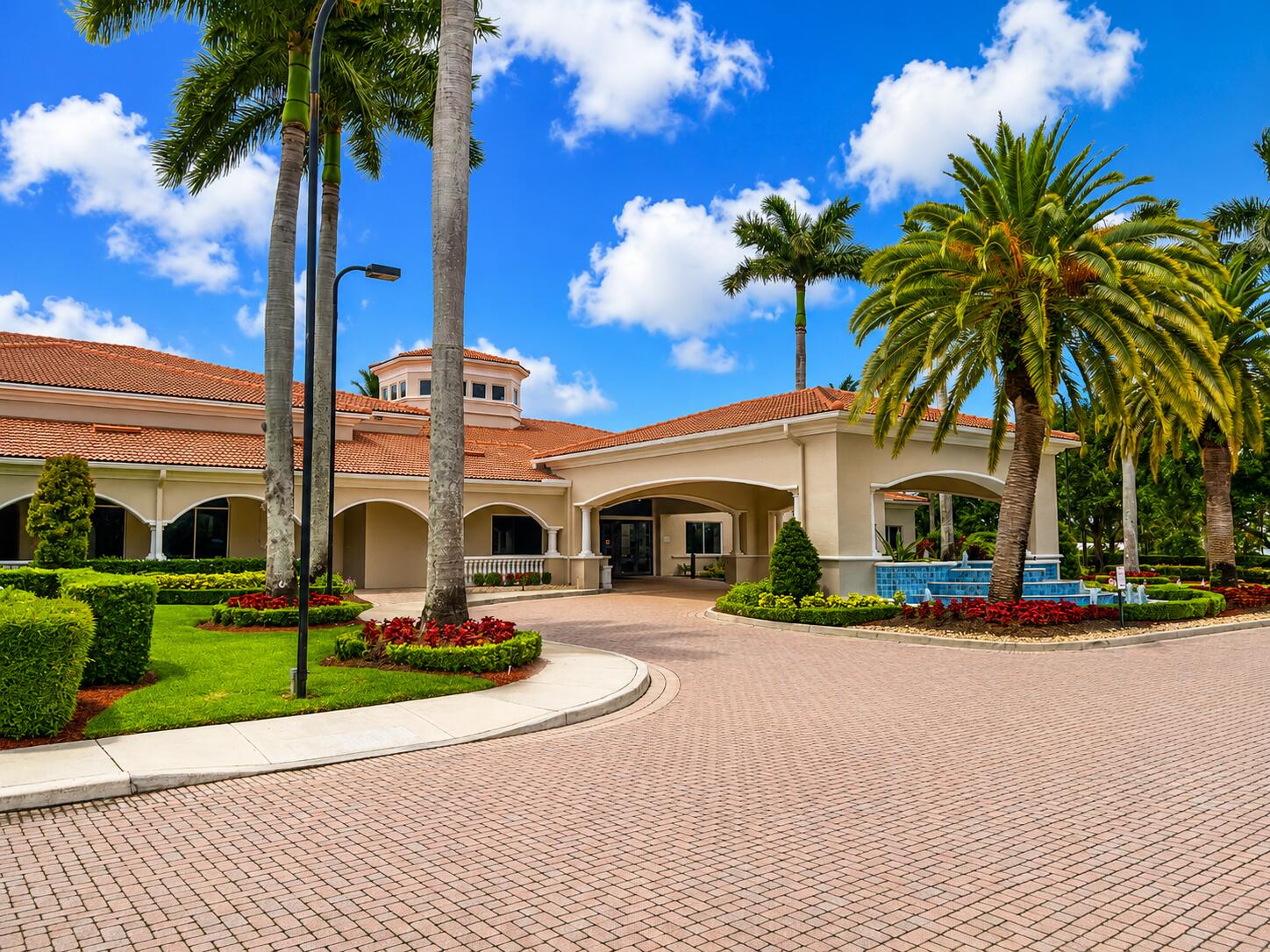 VALENCIA LAKES 1 - Residential