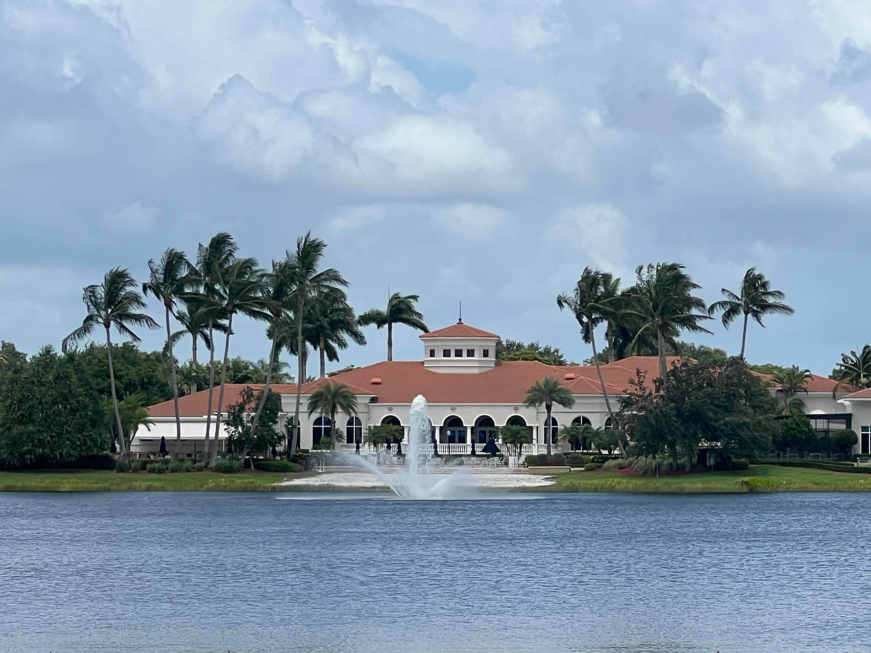 VALENCIA LAKES 1 - Residential