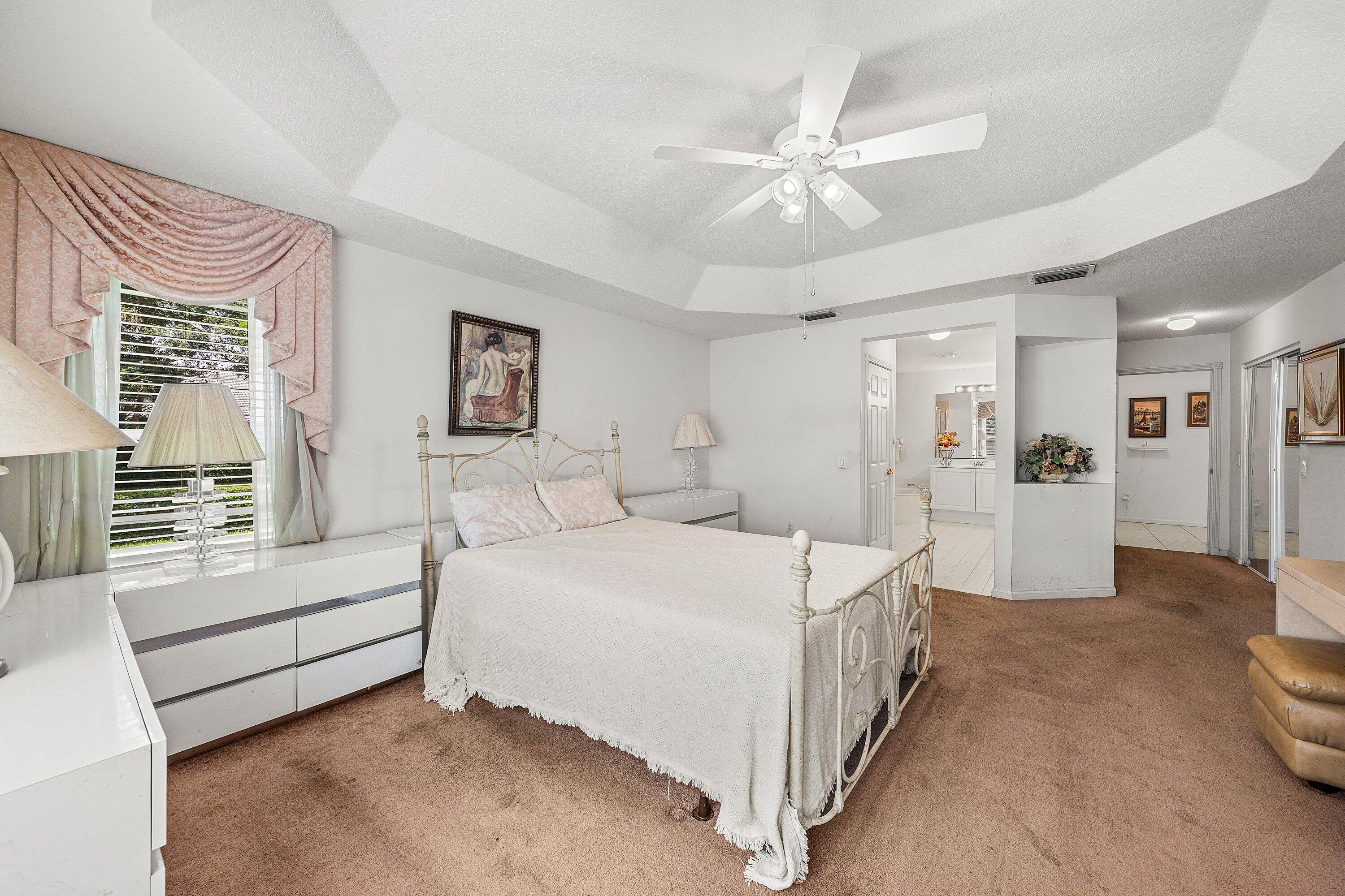 VALENCIA LAKES 1 - Residential