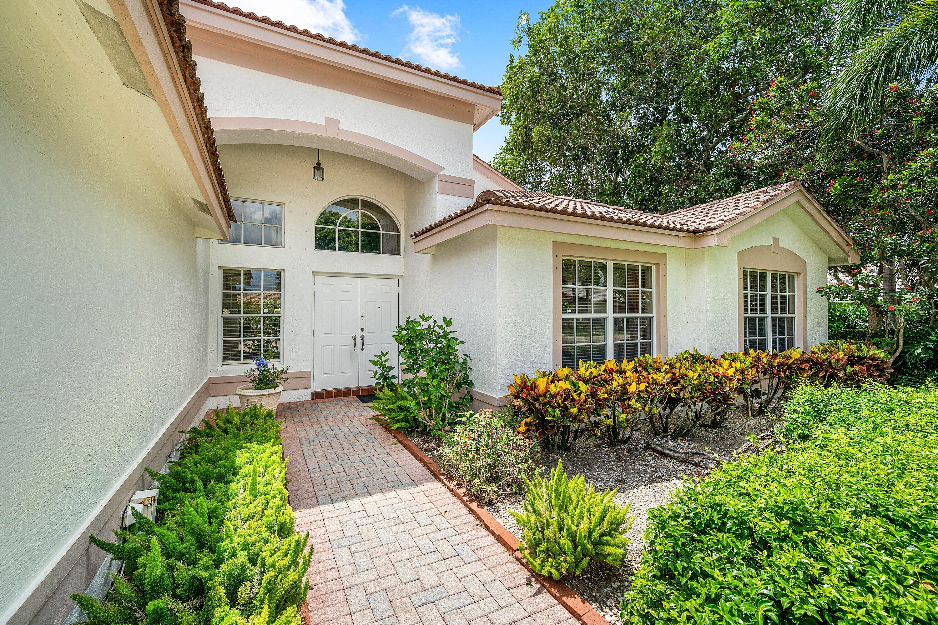 VALENCIA LAKES 1 - Residential