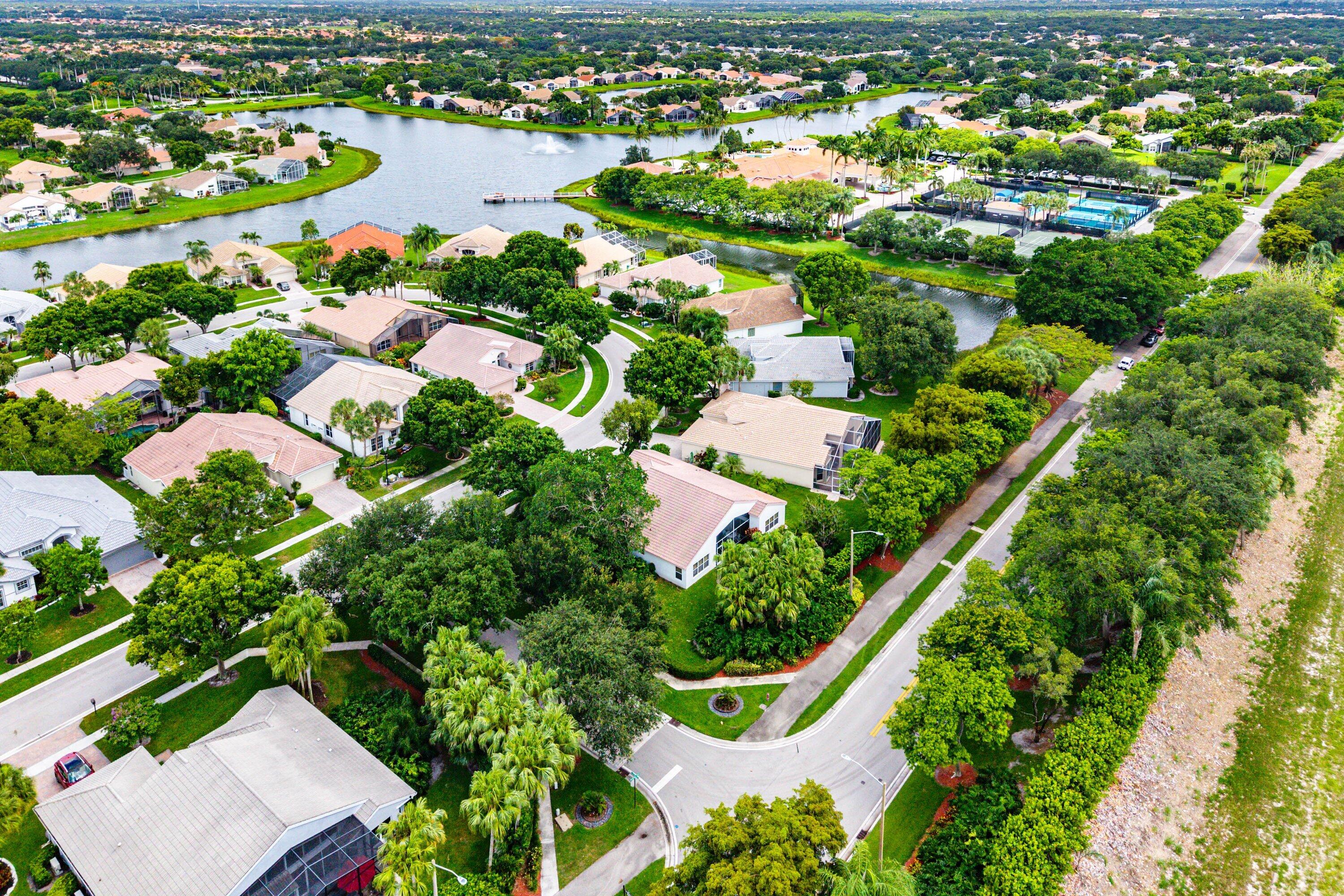 VALENCIA LAKES 1 - Residential