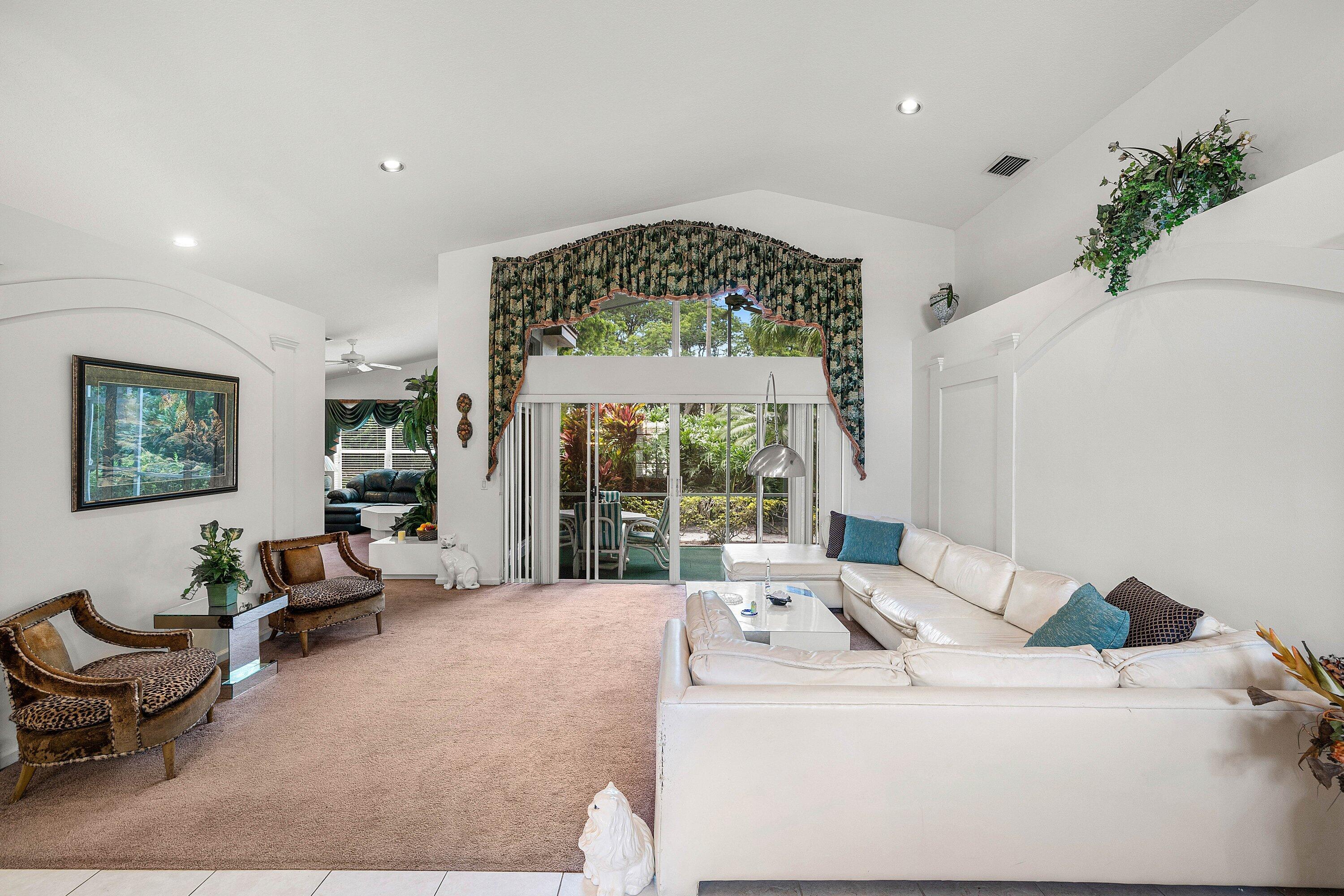 VALENCIA LAKES 1 - Residential