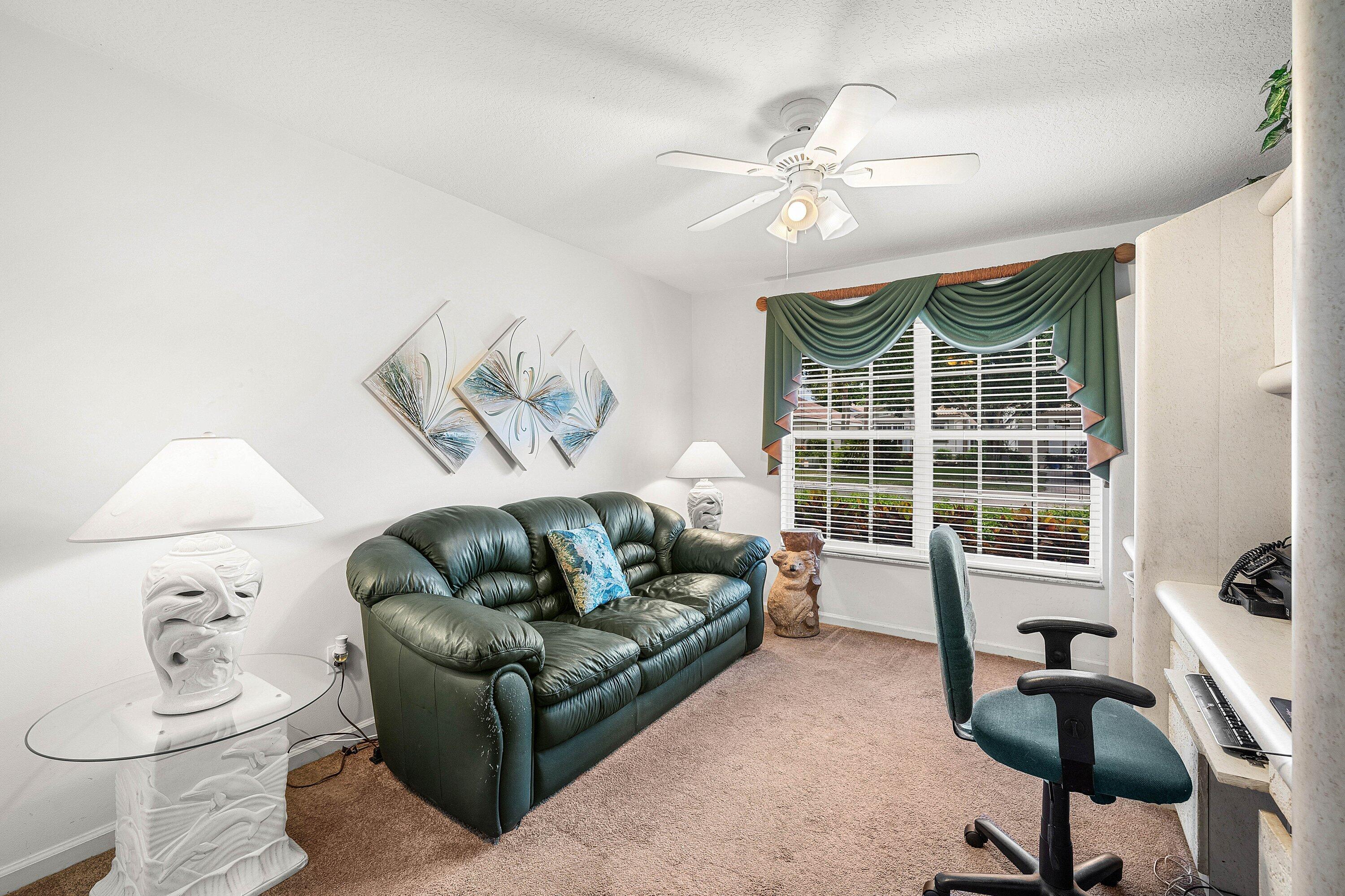 VALENCIA LAKES 1 - Residential