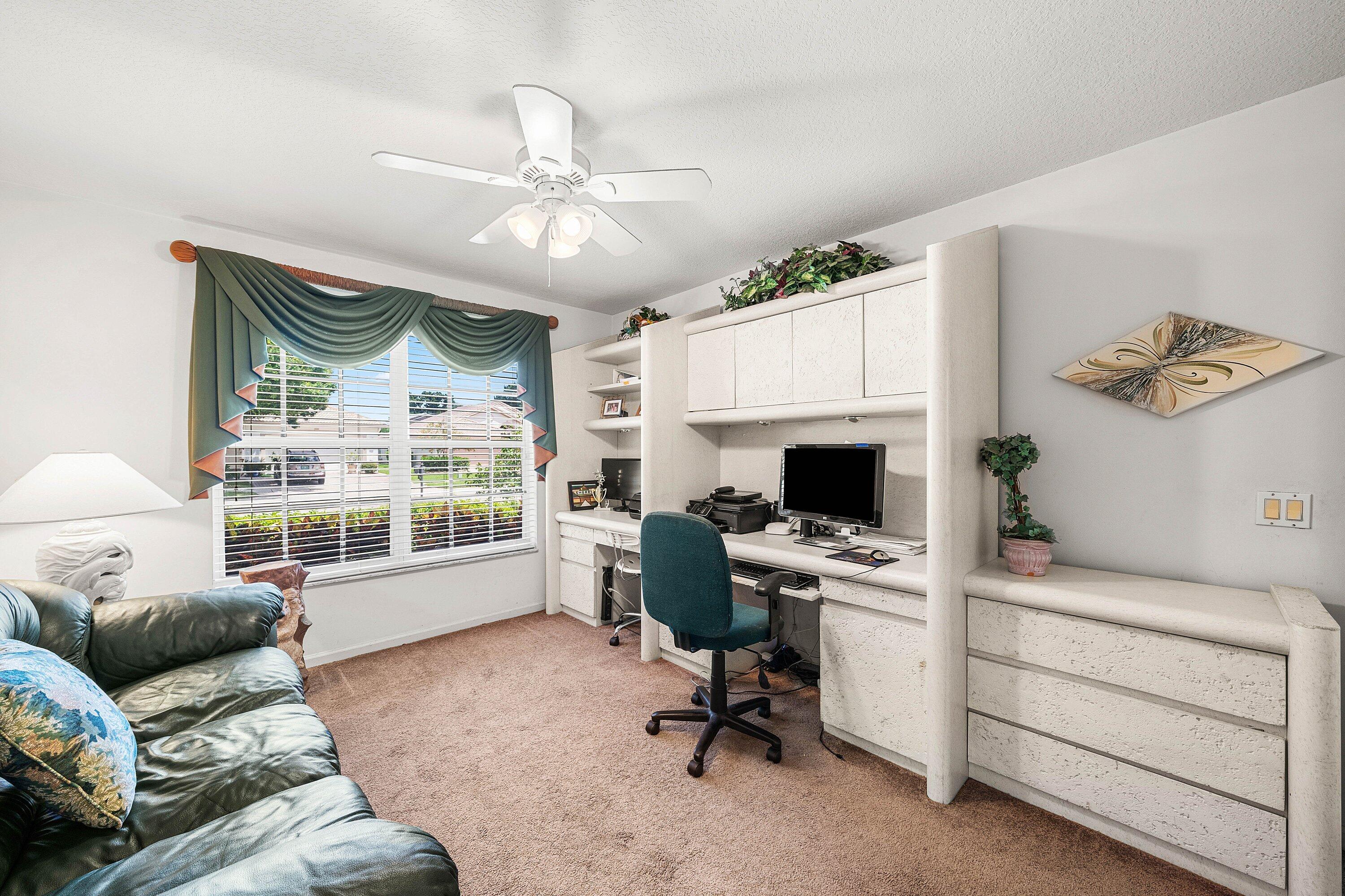 VALENCIA LAKES 1 - Residential