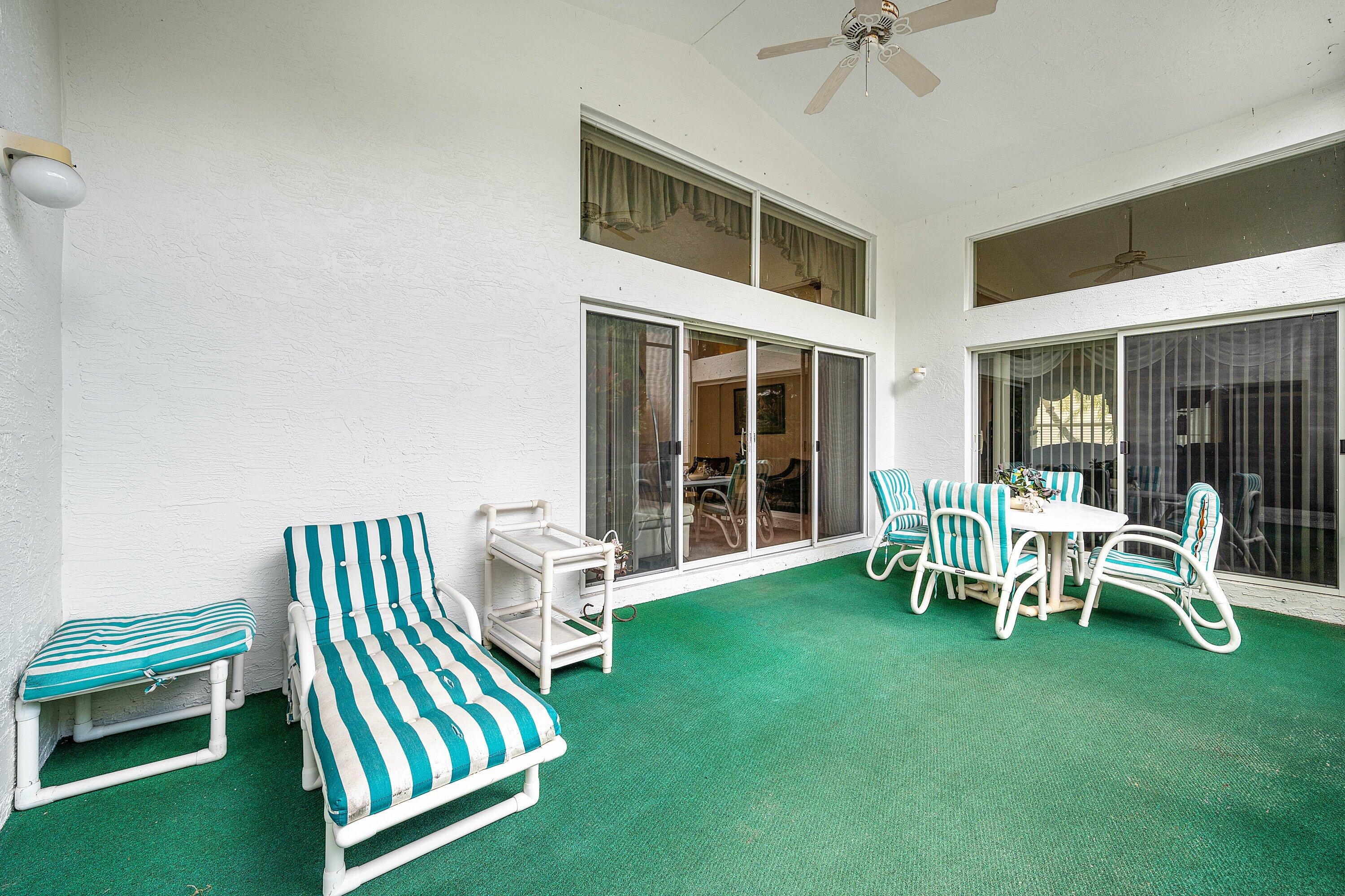 VALENCIA LAKES 1 - Residential