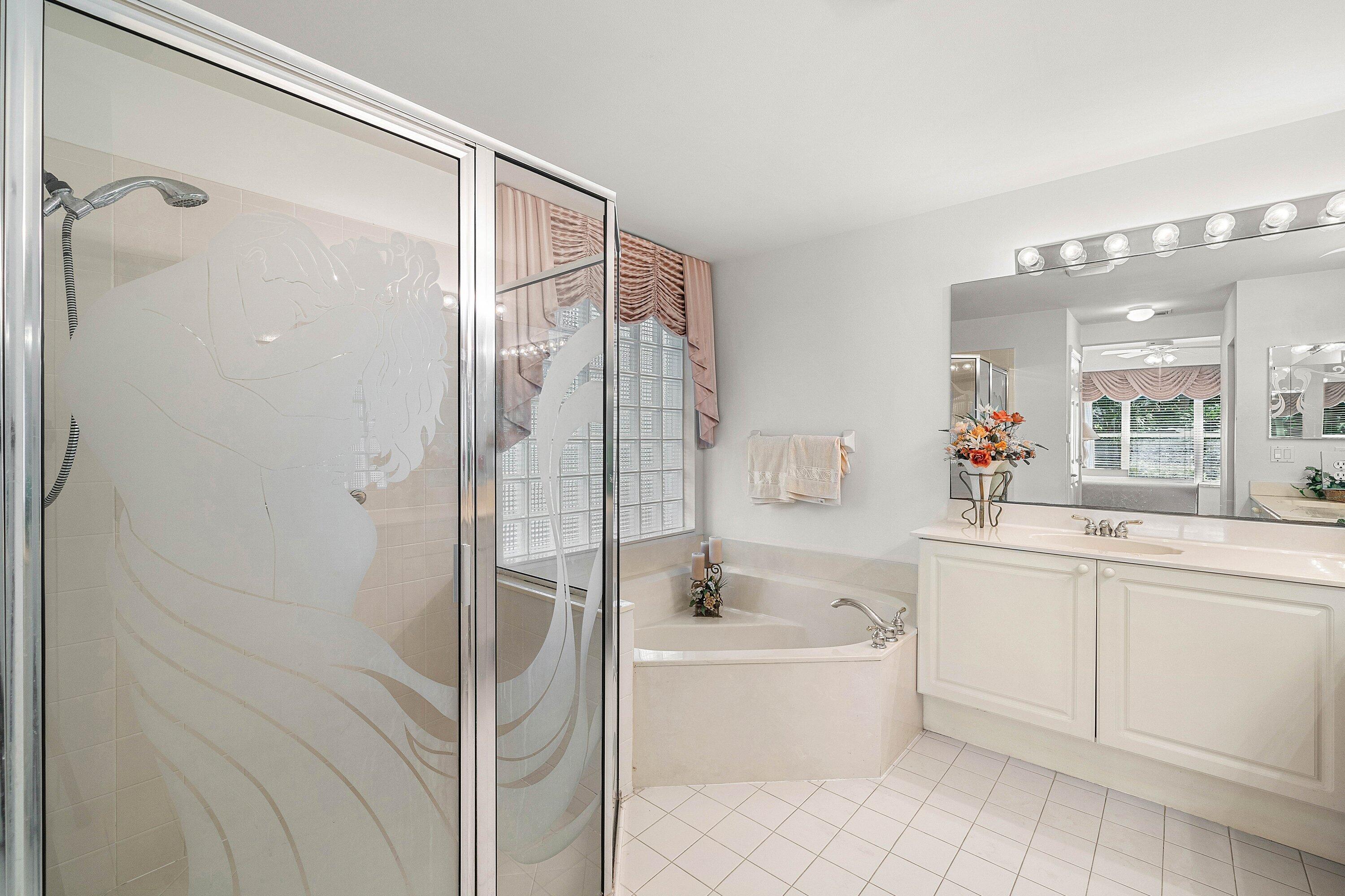VALENCIA LAKES 1 - Residential