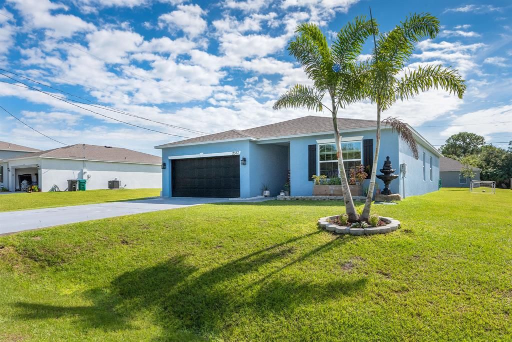 Photo of 2337 SW Chateau Terrace Ter, Port St Lucie, FL 34953 (MLS # R10749980)