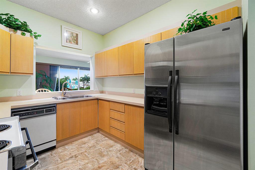 LAKESHORE NORTH - Residential