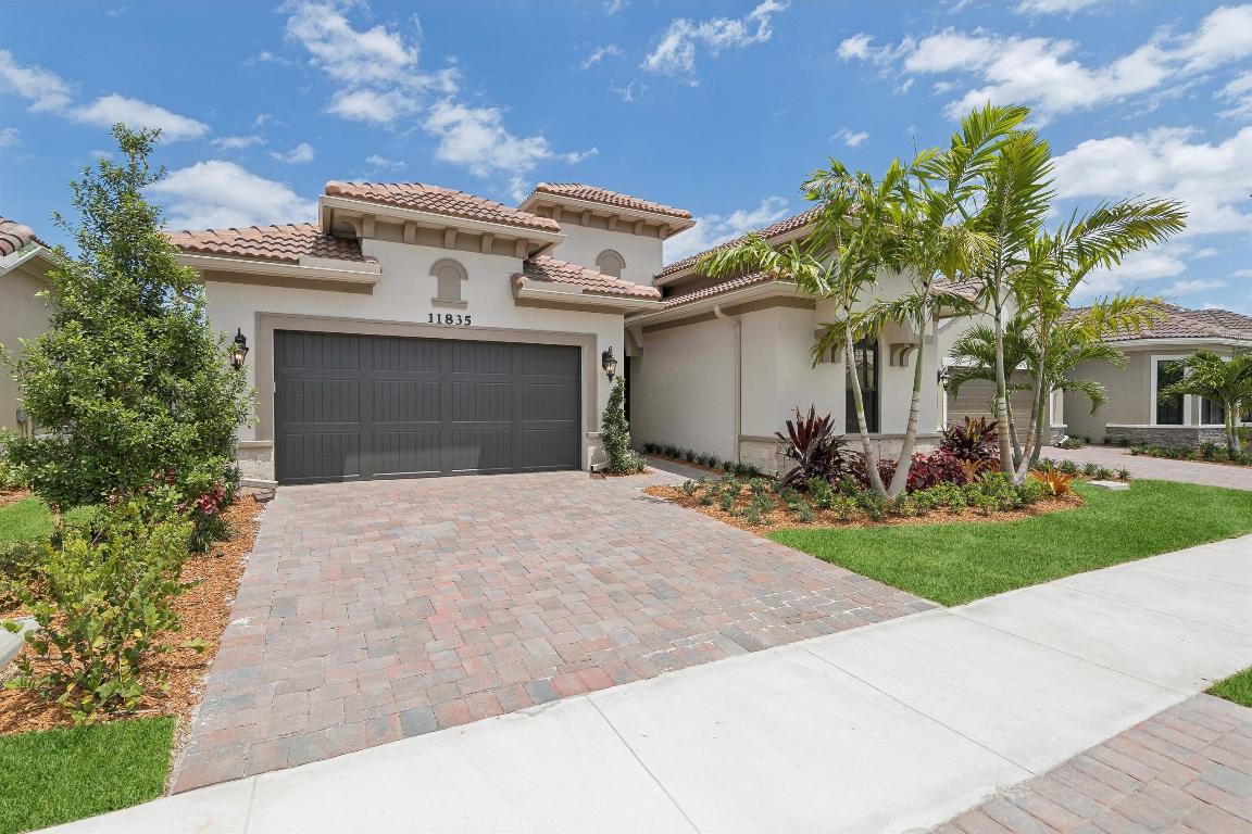 PARKLAND ROYALE - Residential