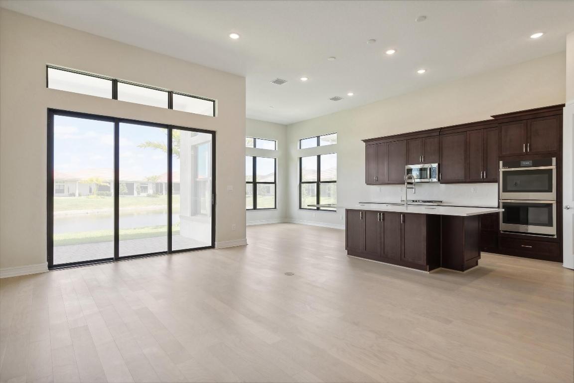 PARKLAND ROYALE - Residential