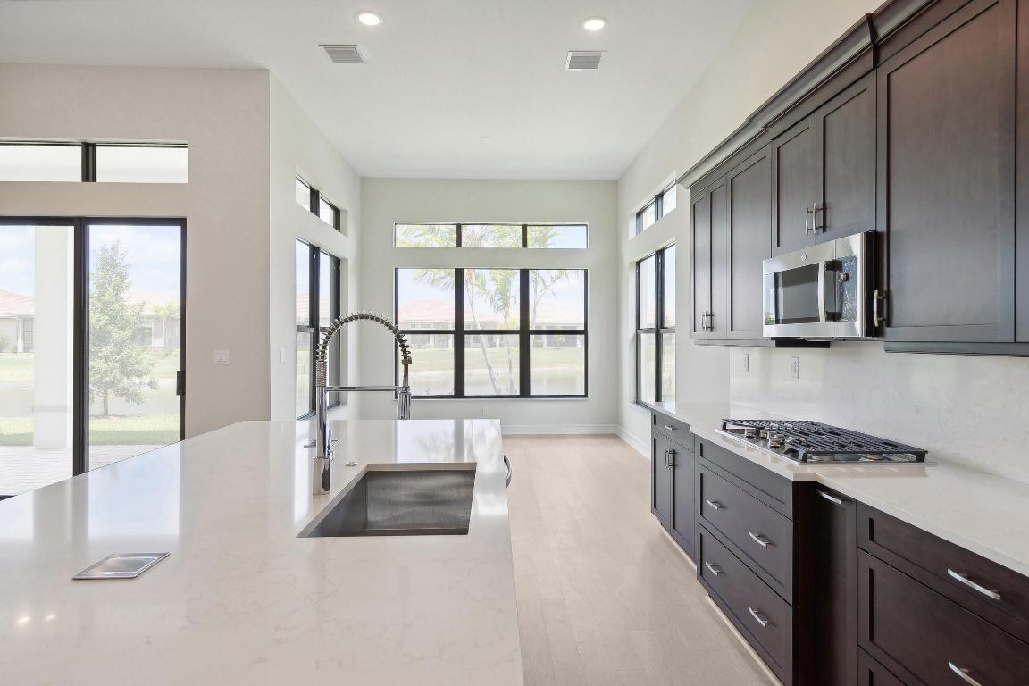 PARKLAND ROYALE - Residential