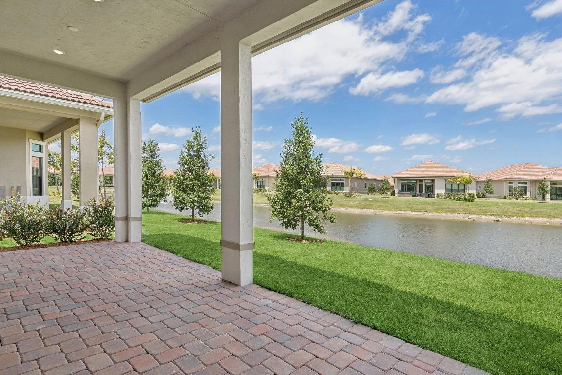 PARKLAND ROYALE - Residential