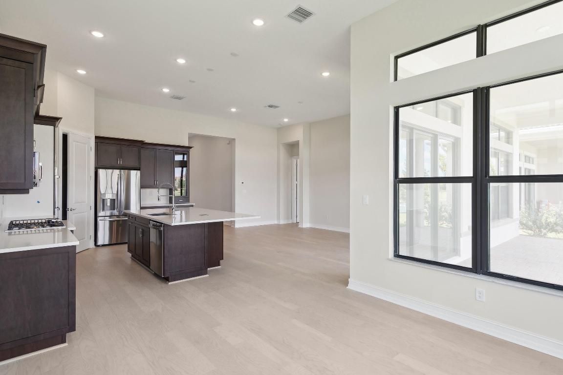 PARKLAND ROYALE - Residential