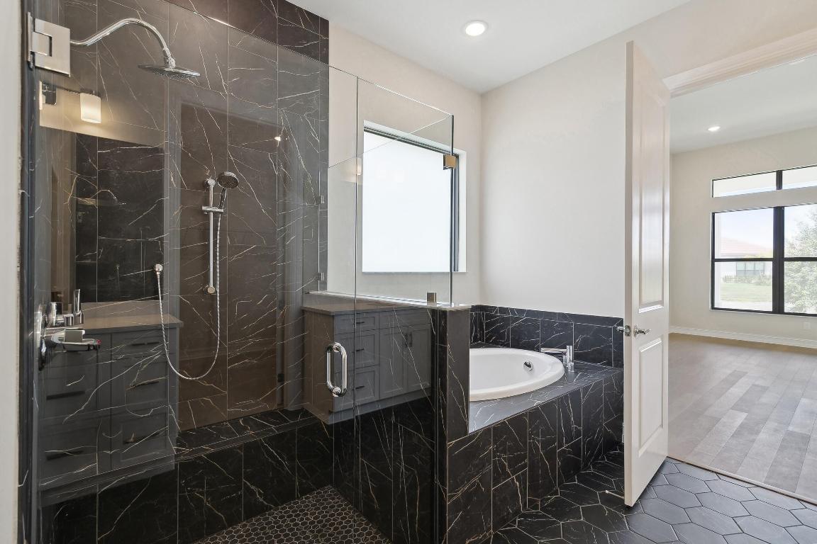 PARKLAND ROYALE - Residential