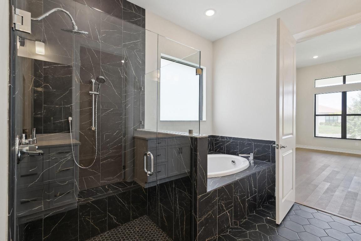 PARKLAND ROYALE - Residential