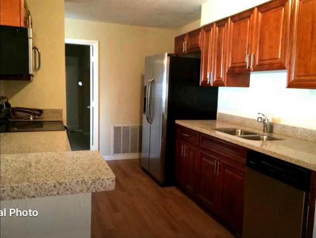 WESTWOOD COMMUNITY 5 - Residential Lease