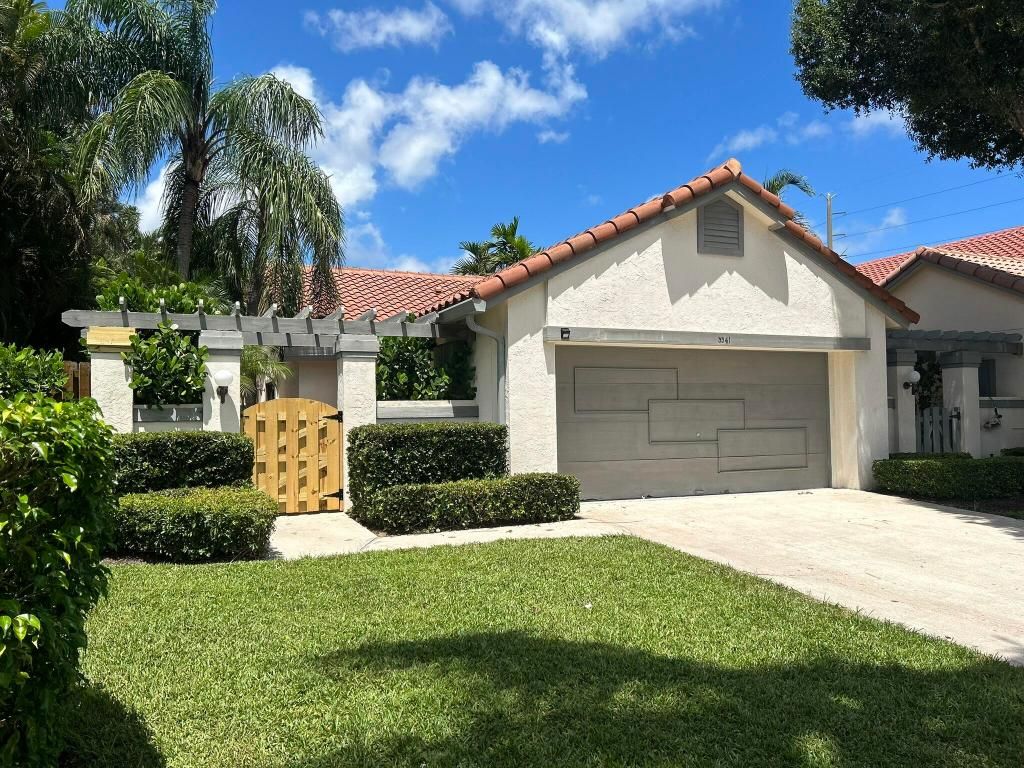 Photo of 5541 Croydon Court, Boca Raton, FL 33486 (MLS # R10994888)