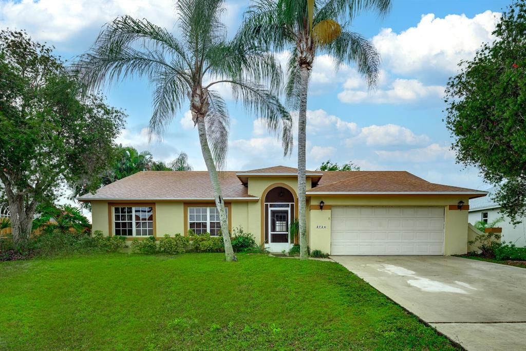 Photo of 2726 SE South Blackwell Drive, Port Saint Lucie, FL 34952 (MLS # R10776253)