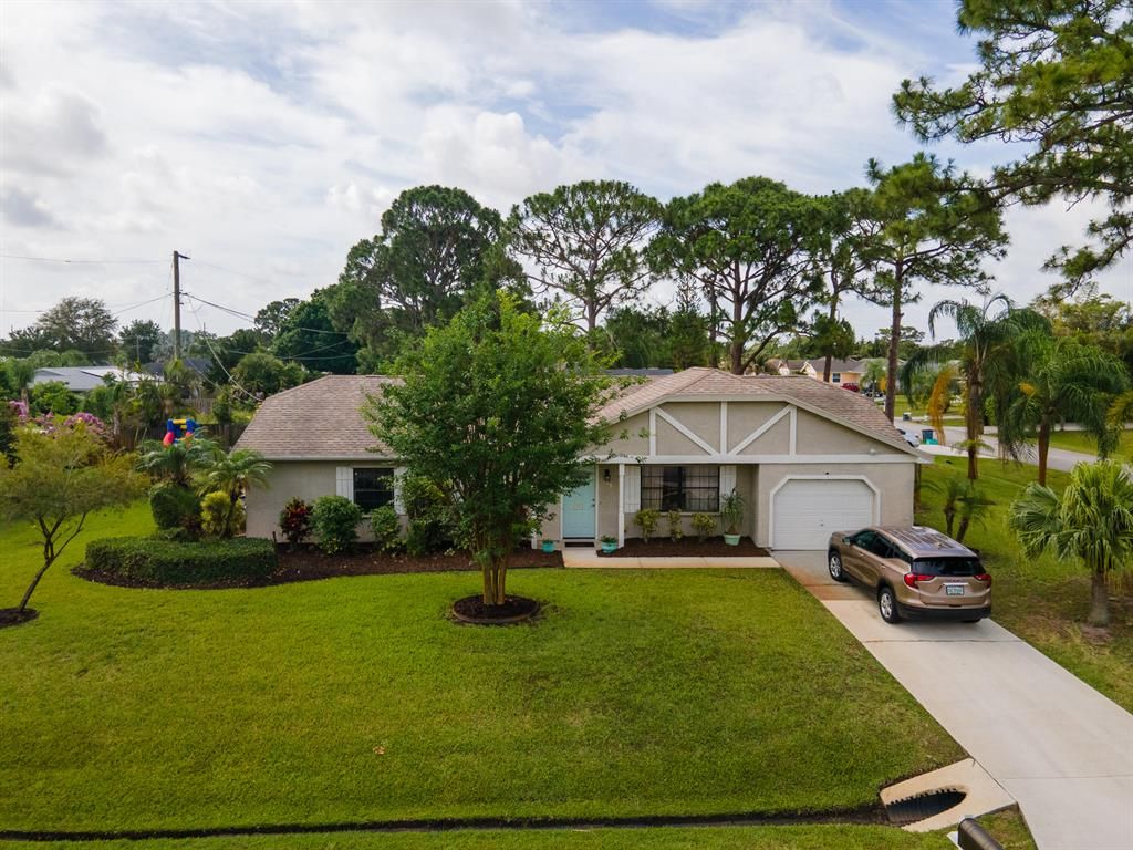 Photo of 1258 SE Rickenbacker Terrace Ter, Port St Lucie, FL 34952 (MLS # R10797373)