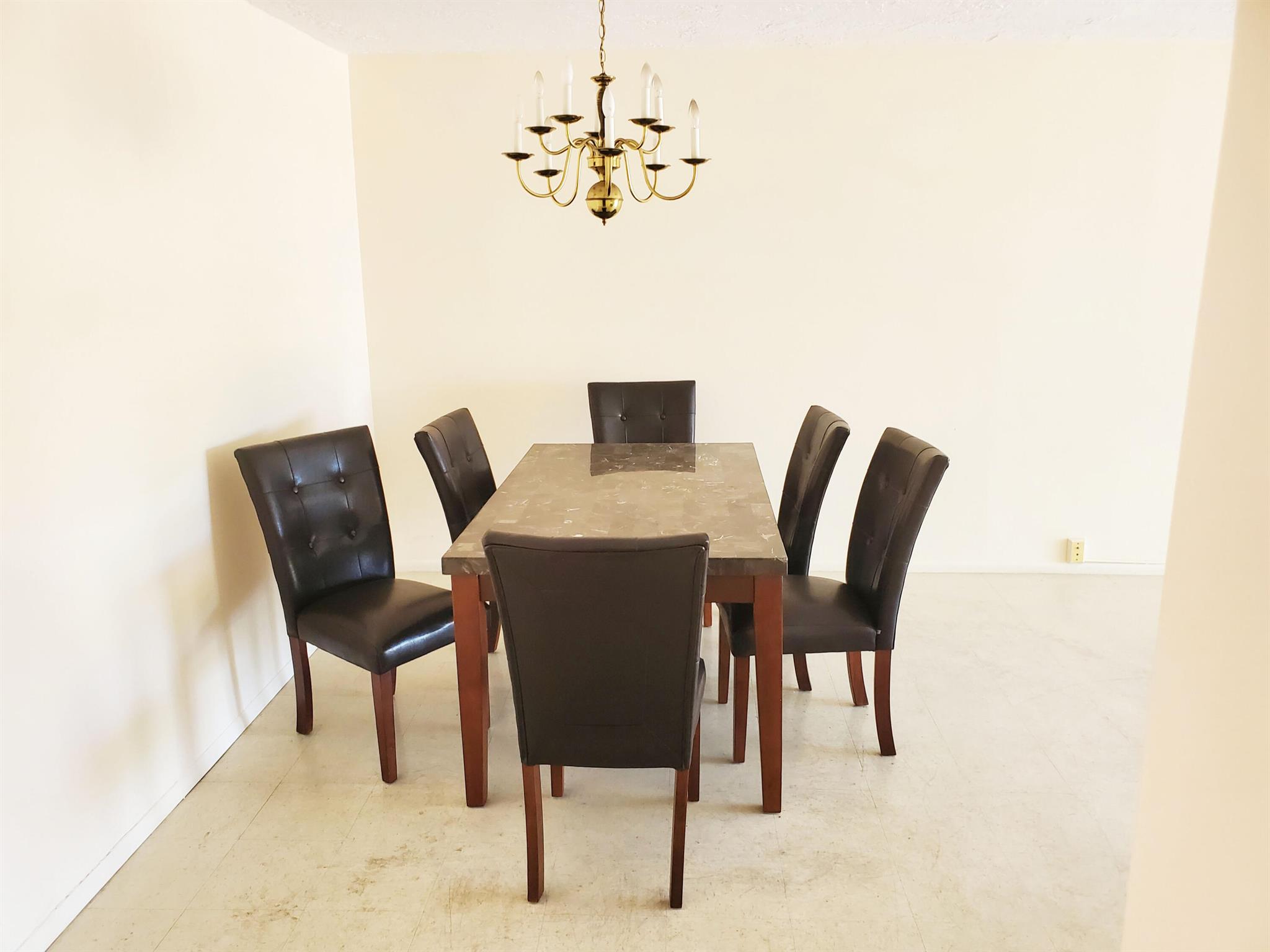 2811 Somerset Drive 404