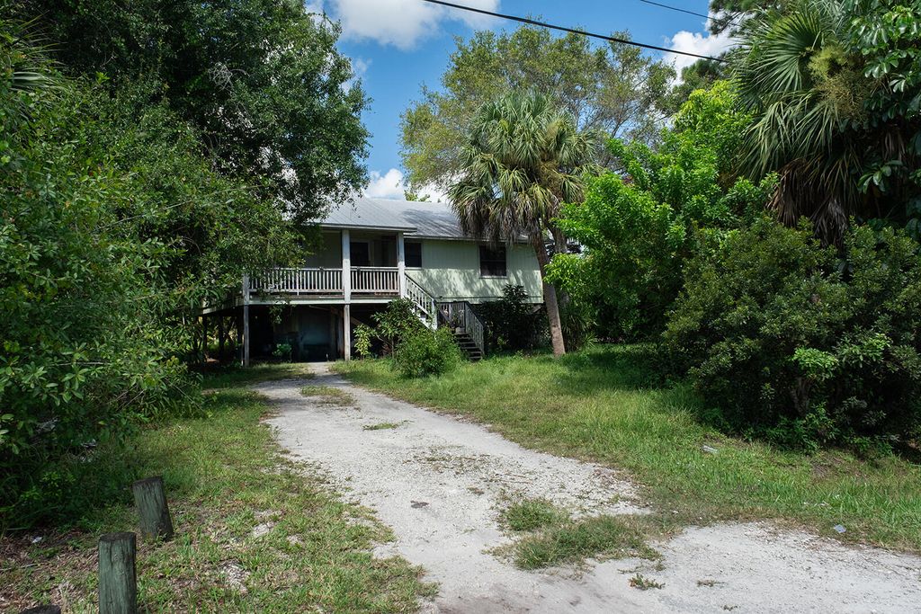 Photo of 5707 Sunset Boulevard, Fort Pierce, FL 34982 (MLS # R11116894)