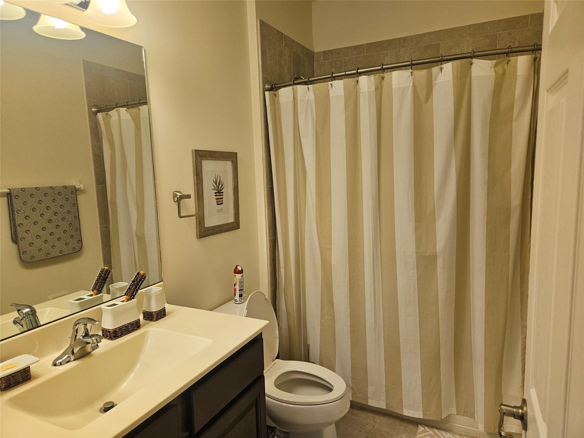 Simonton Court 176-49 B - Residential Lease
