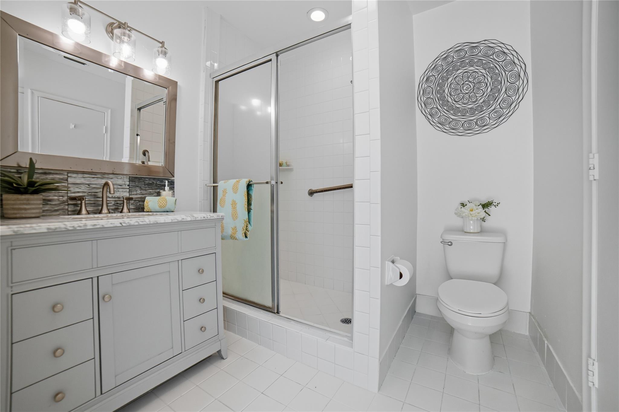 THE DELLS 64-40 B - Residential