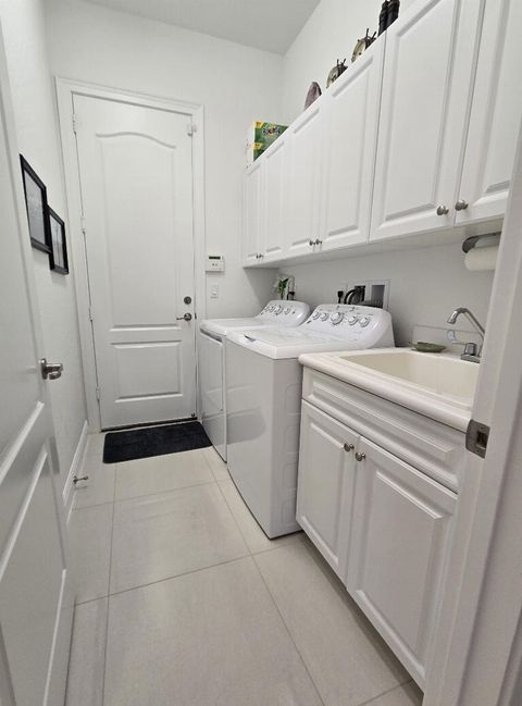 Tiny photo for 10311 Peninsula Place, Parkland, FL 33076 (MLS # B26011747)