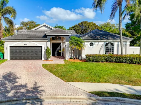 8020 Bermuda Point Lane, Davie, FL MLS: R11066105