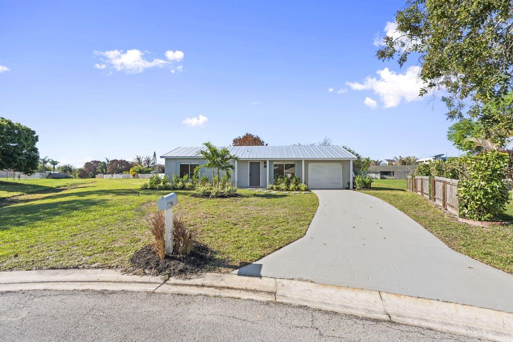 Photo of 1900 SE Ancora Court, Port Saint Lucie, FL 34952 (MLS # B26008128)